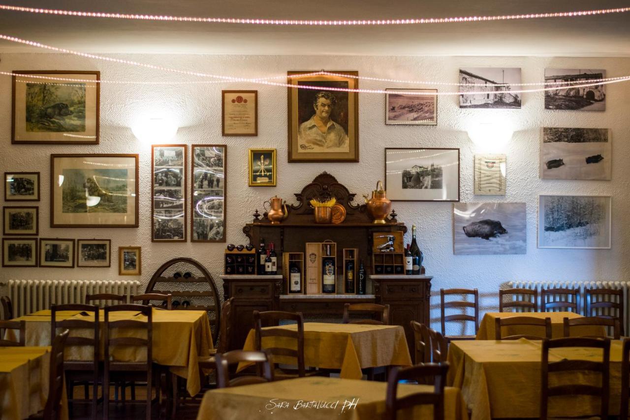 Albergo Ristorante Da Vestro Monticiano Exteriör bild