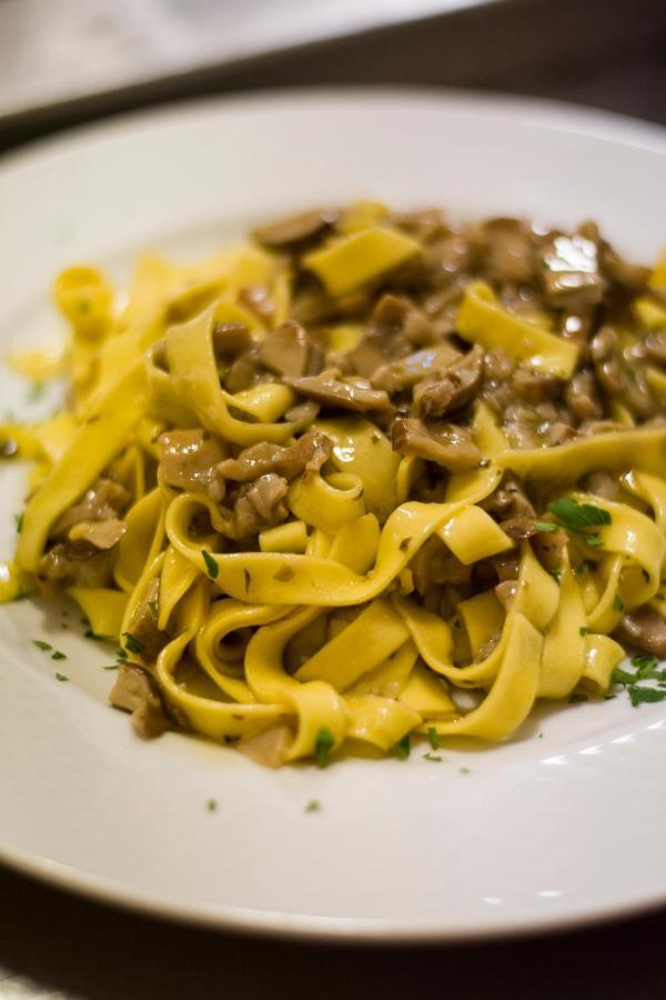 Albergo Ristorante Da Vestro Monticiano Exteriör bild