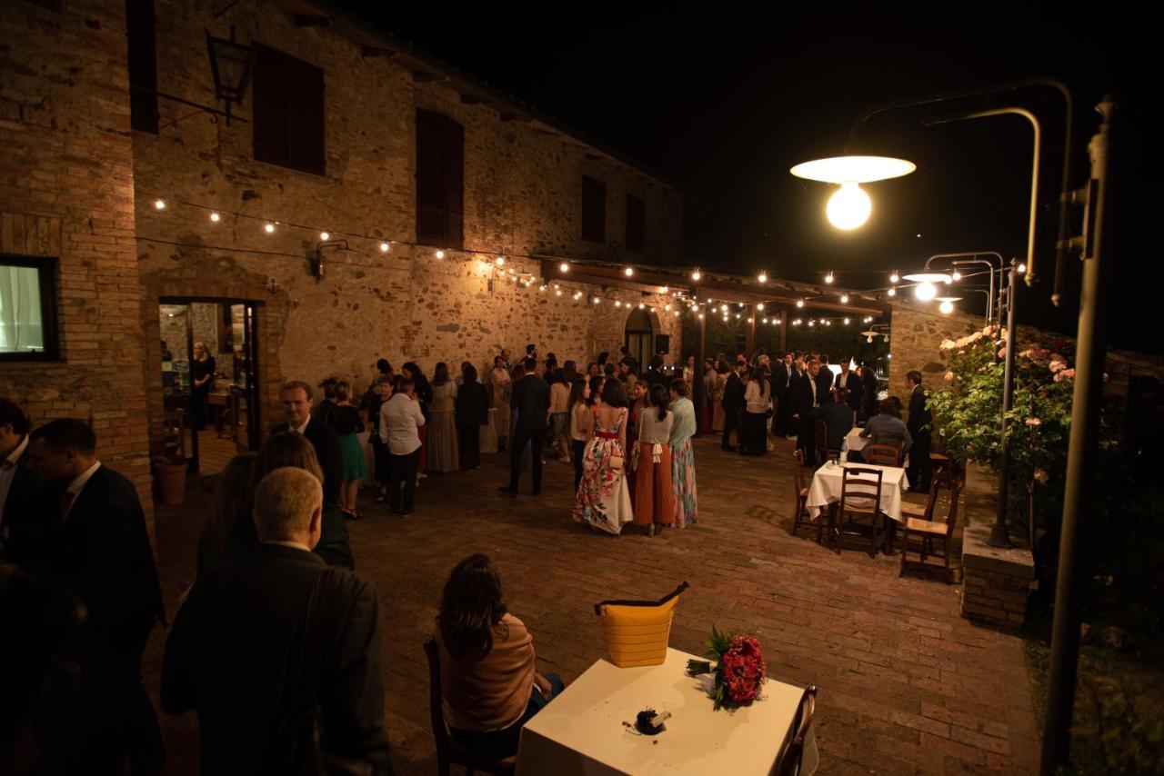 Albergo Ristorante Da Vestro Monticiano Exteriör bild
