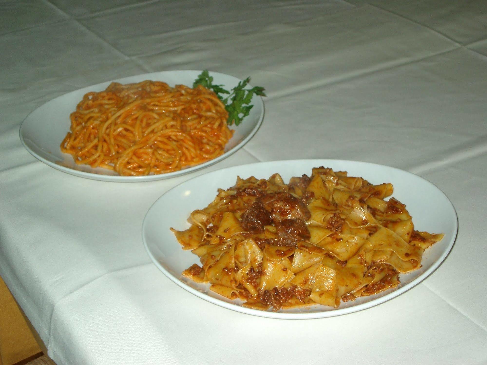 Albergo Ristorante Da Vestro Monticiano Exteriör bild
