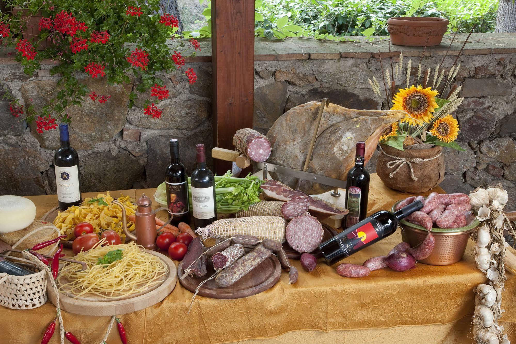 Albergo Ristorante Da Vestro Monticiano Exteriör bild