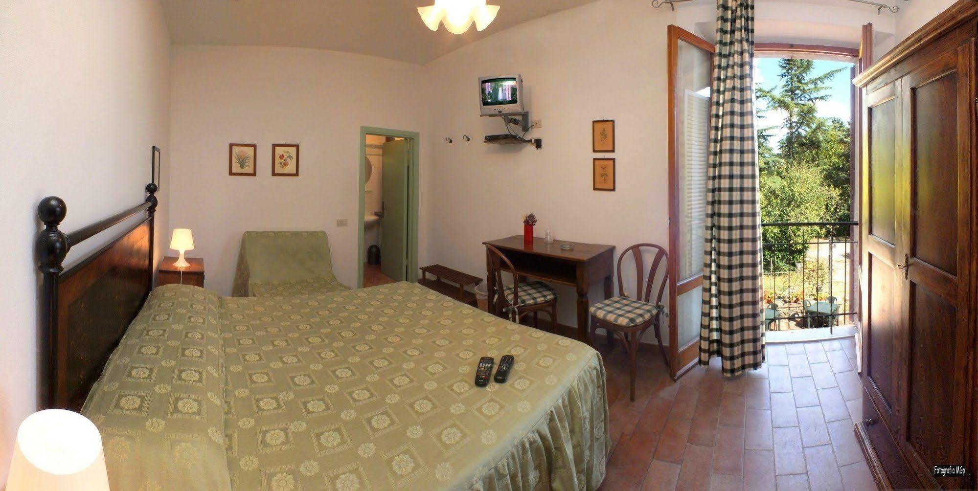 Albergo Ristorante Da Vestro Monticiano Exteriör bild